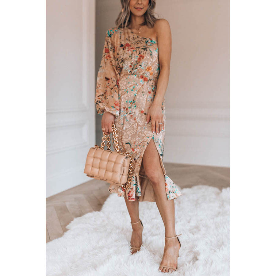 Vestido dividido con hombros inclinados a la moda para mujer