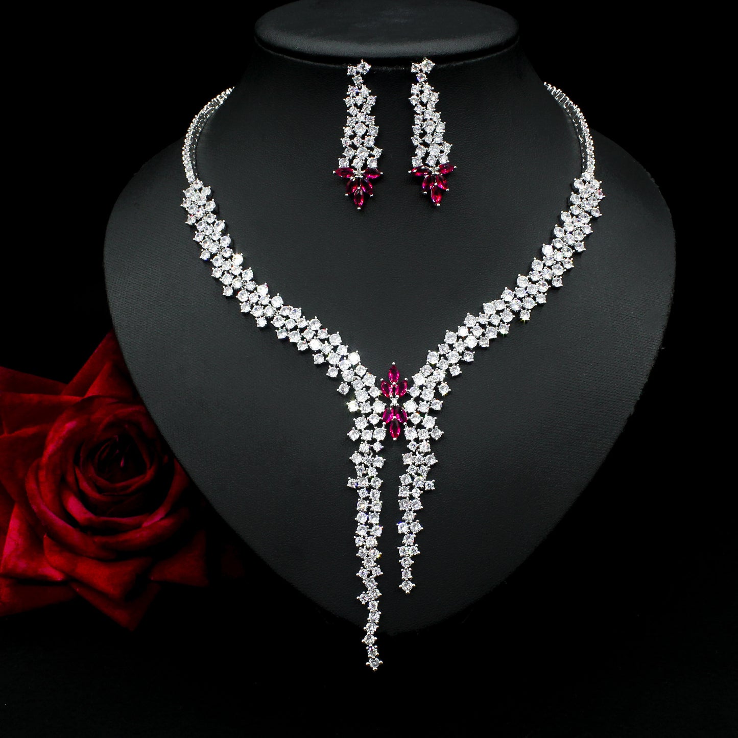 Conjunto de joyas de boda con collar y pendientes de circonitas