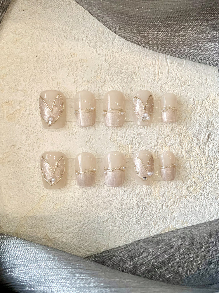 Patch beauté pour ongles en forme de queue de poisson nude tendance