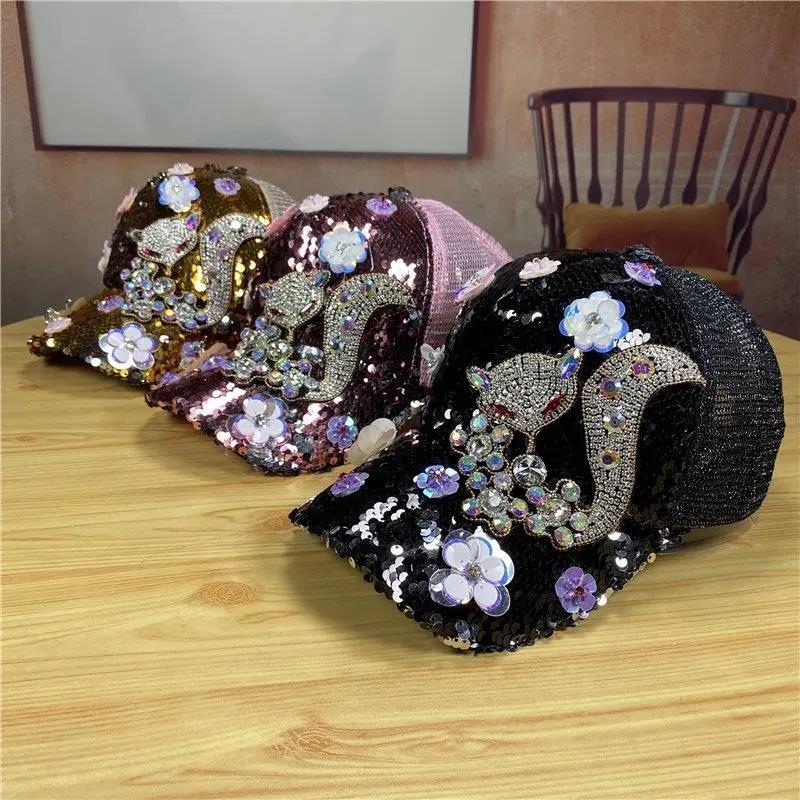 Sombrero de verano con flores de zorro y diamantes de imitación