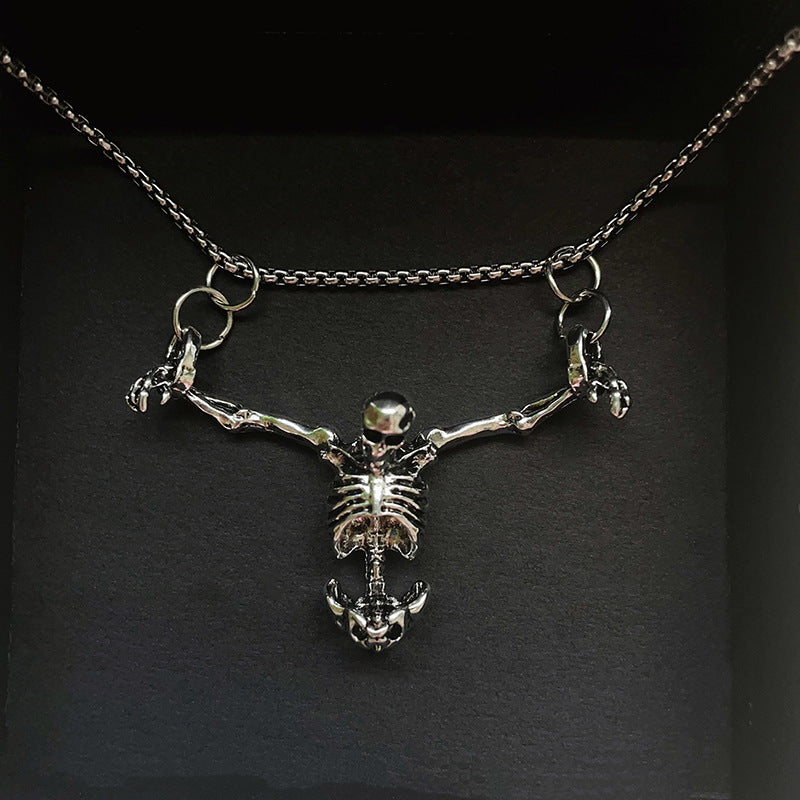 Collier pendentif tête de mort Halloween style rétro punk