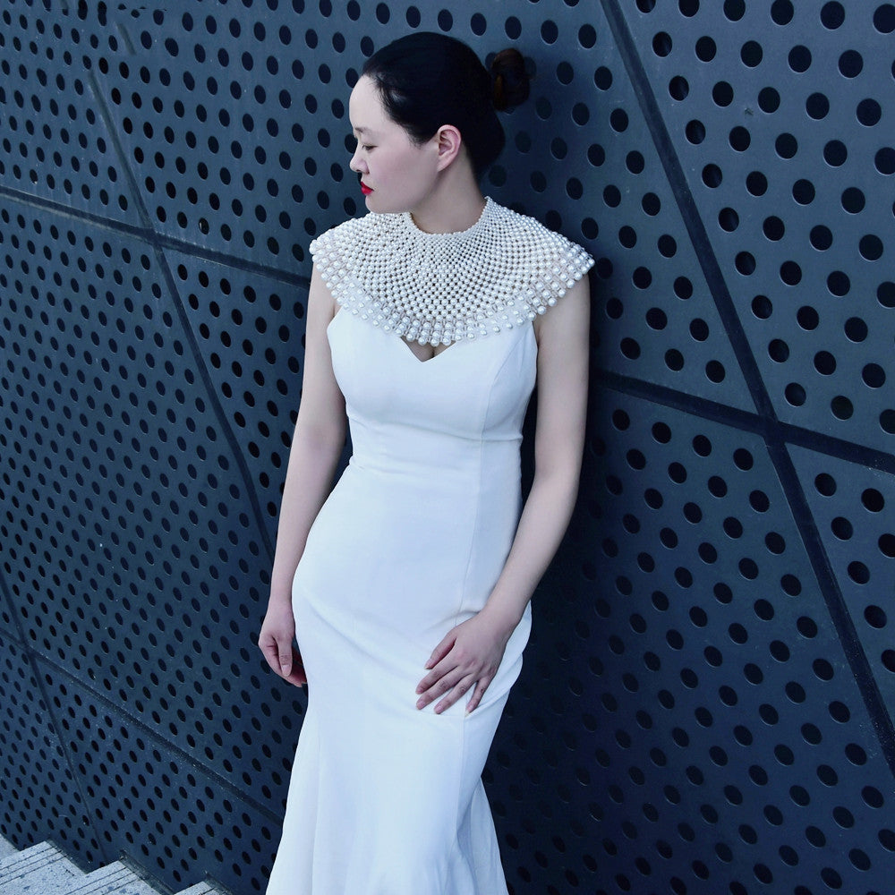 Robe de mariée artisanale en perles et châle