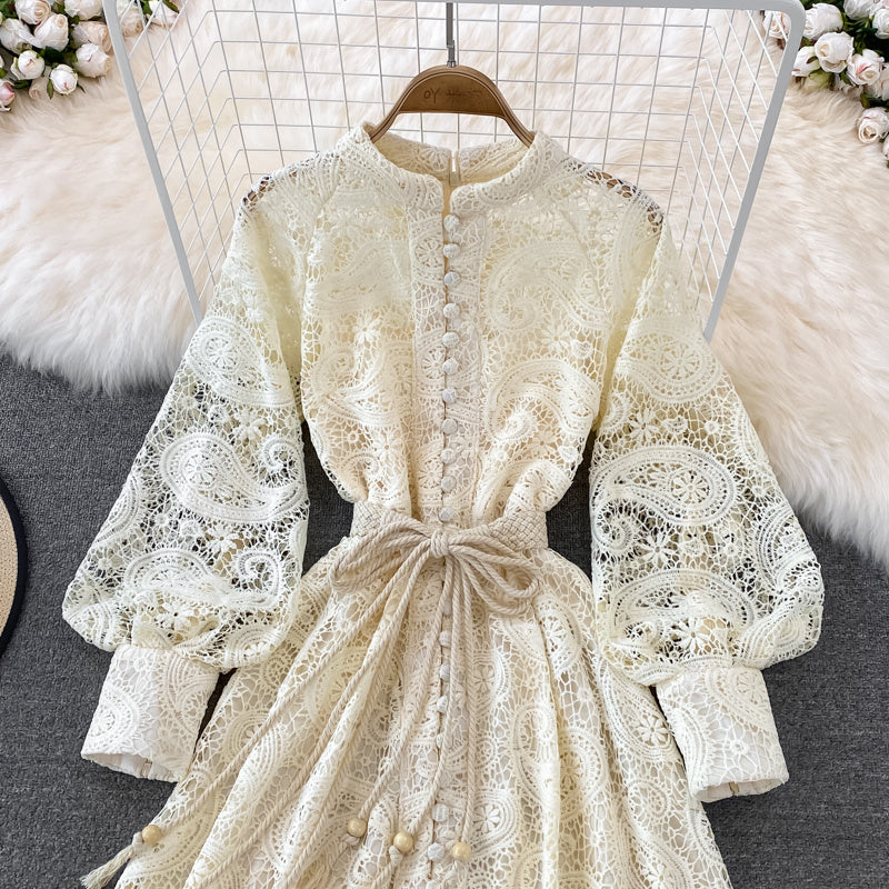 Robe vintage à manches longues et découpes lanternes pour femme
