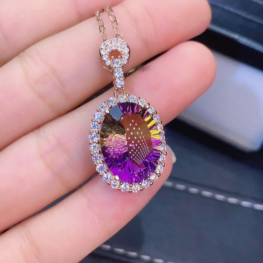 Conjunto de anillo y colgante de amatista con cristales de talla Millennium