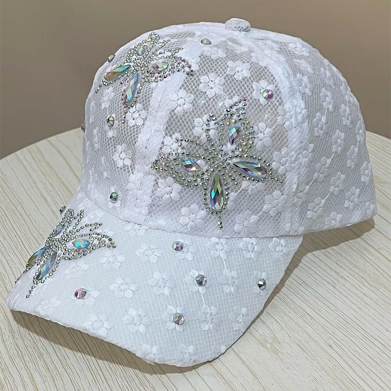 Gorra de béisbol con encaje, flores pequeñas, mariposas y diamantes de imitación para mujer