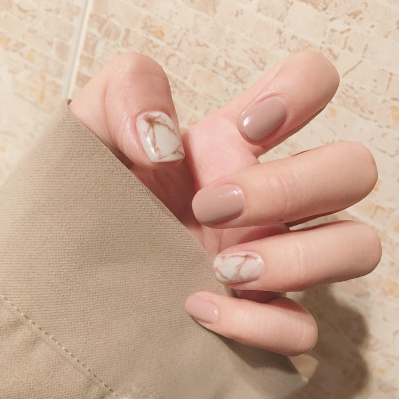 Light Khaki Smudge Nails