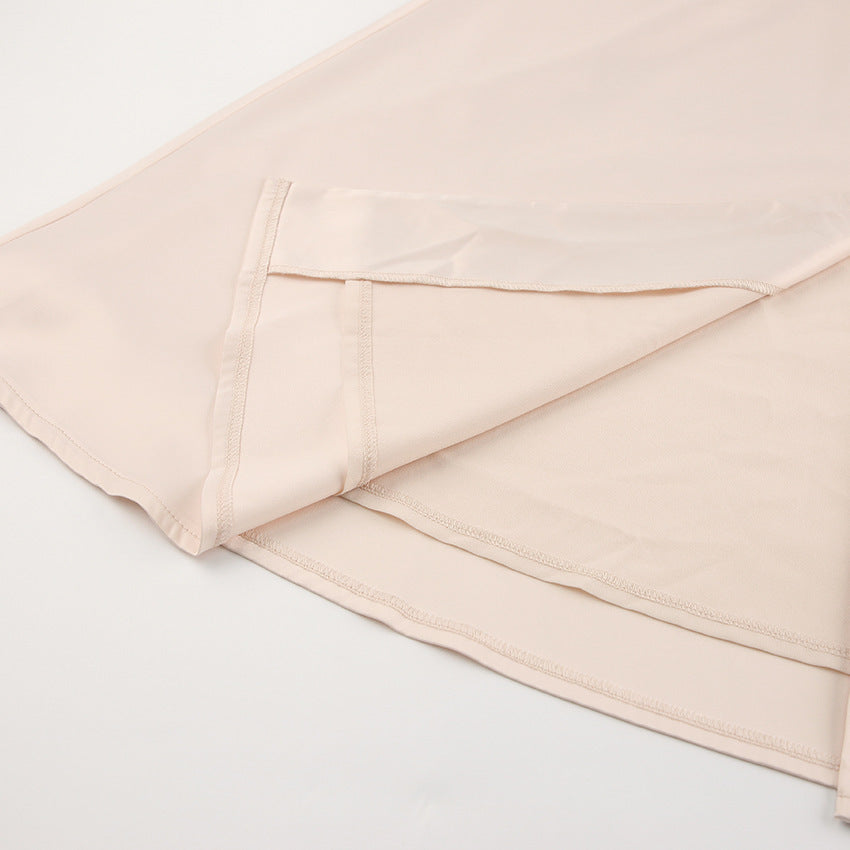 Robe moulante à manches lanternes et taille fine