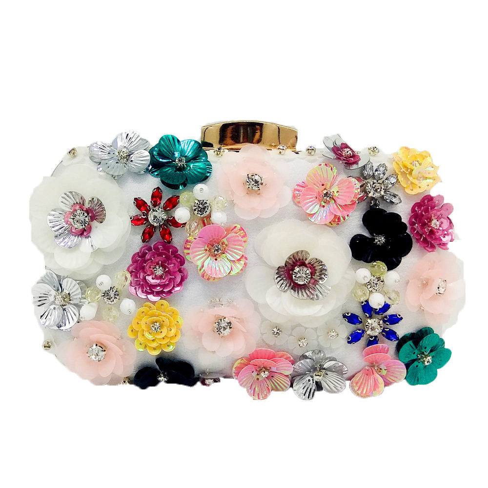 Pochette de soirée à perles et fleurs