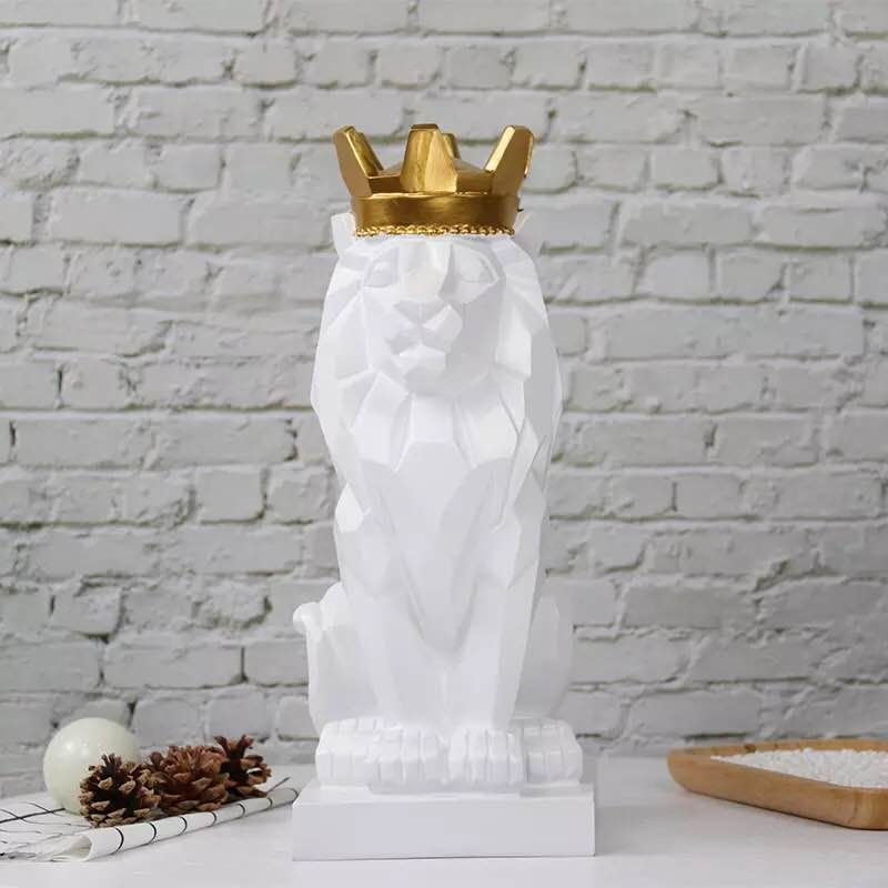 Ornement de lion couronné
