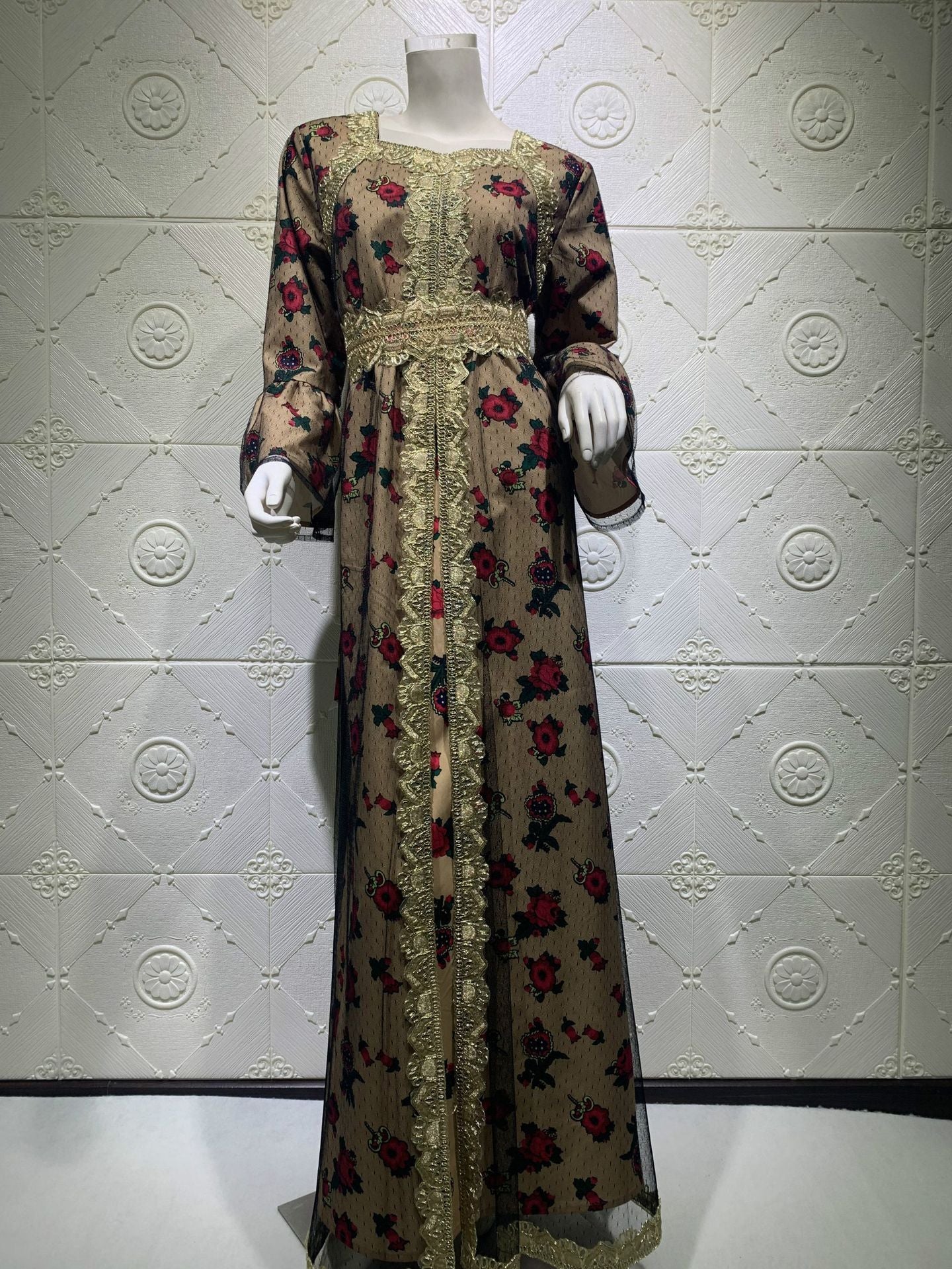 Robe en maille de dentelle brodée imprimée de style ethnique du Moyen-Orient à Dubaï