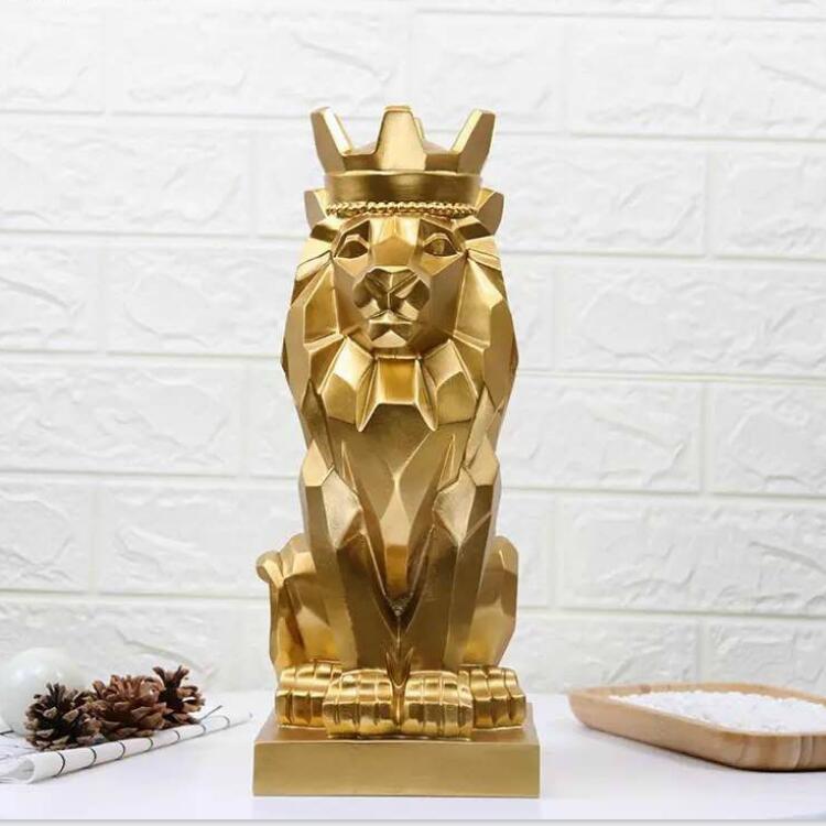 Ornement de lion couronné