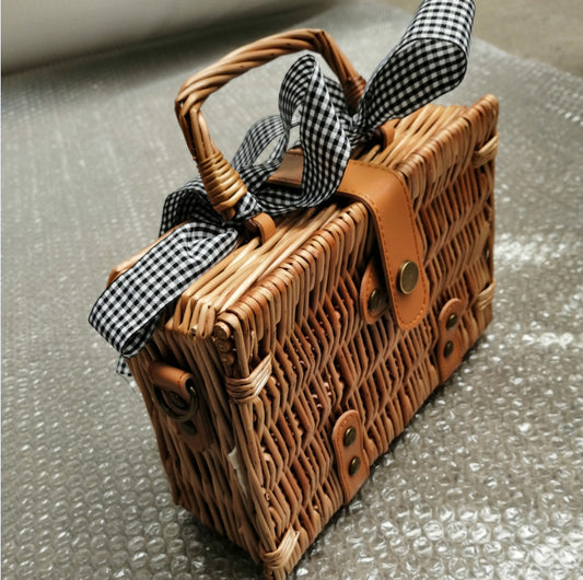 Petit sac carré tissé à la main, sac portable en rotin