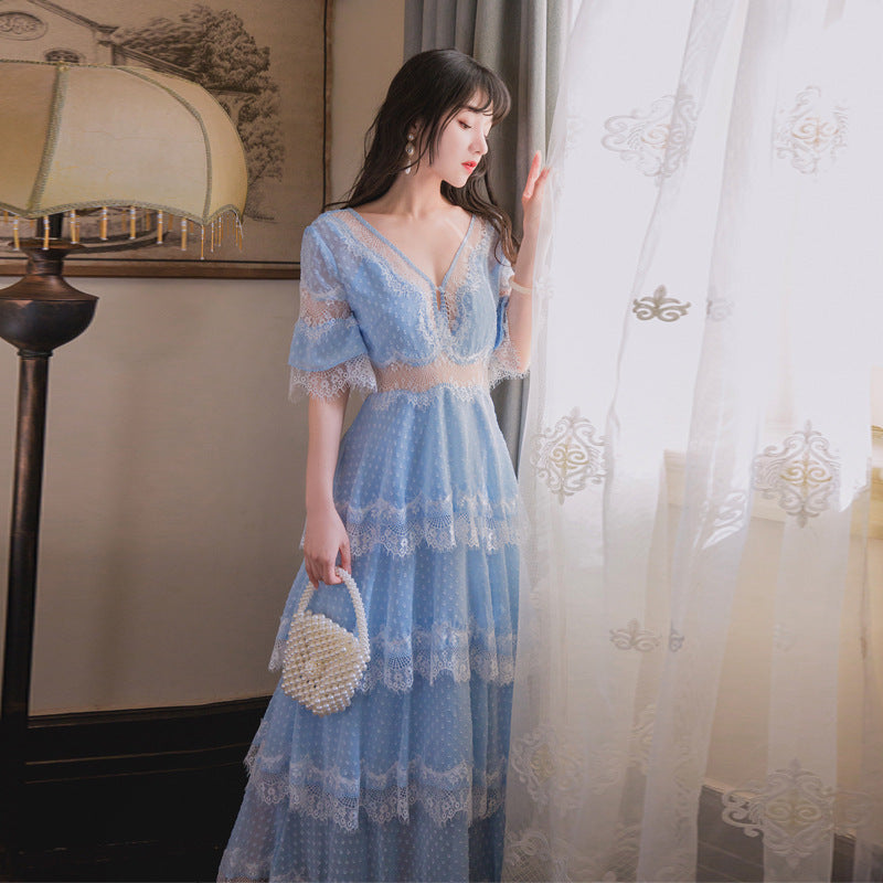 Robe de voyage rétro en bord de mer avec jupe longue en dentelle