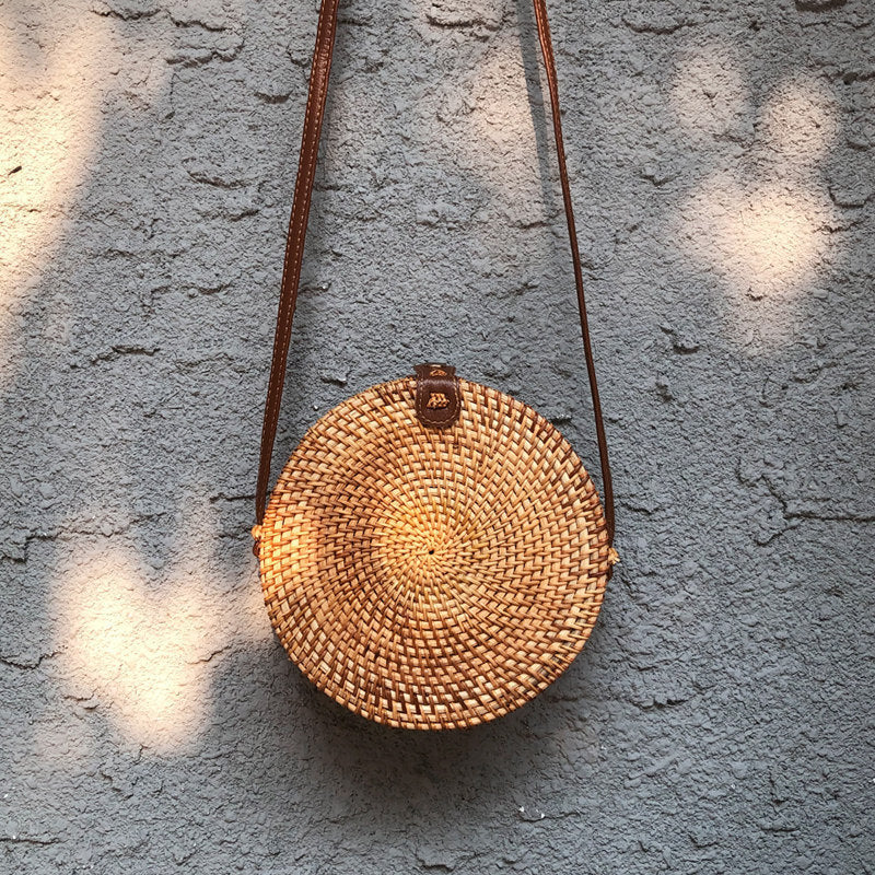 Nuevo bolso tejido de mimbre de Bali, bolso redondo tipo mensajero de viaje de playa tejido de paja Retro