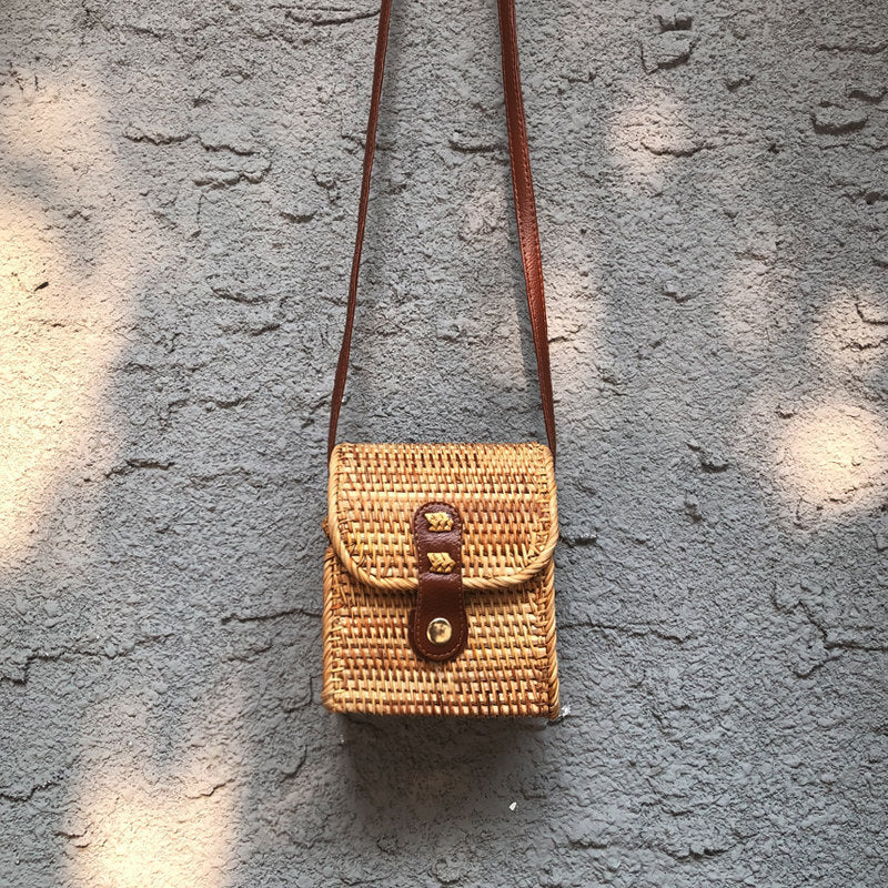 Nuevo bolso tejido de mimbre de Bali, bolso redondo tipo mensajero de viaje de playa tejido de paja Retro