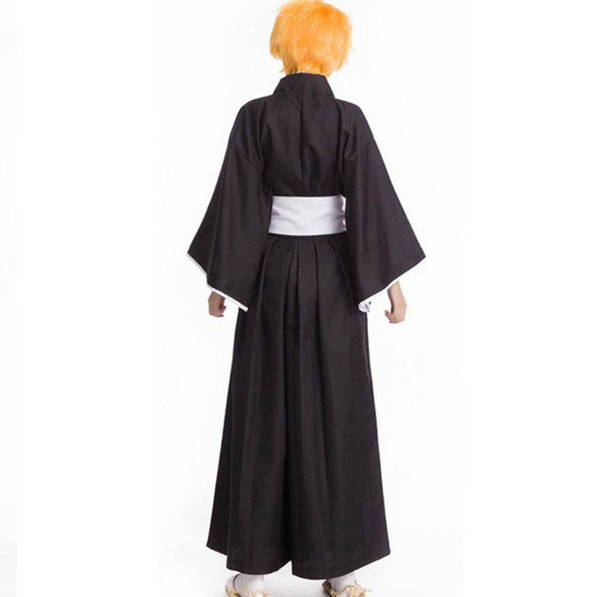Cosplay en costume de kendo noir
