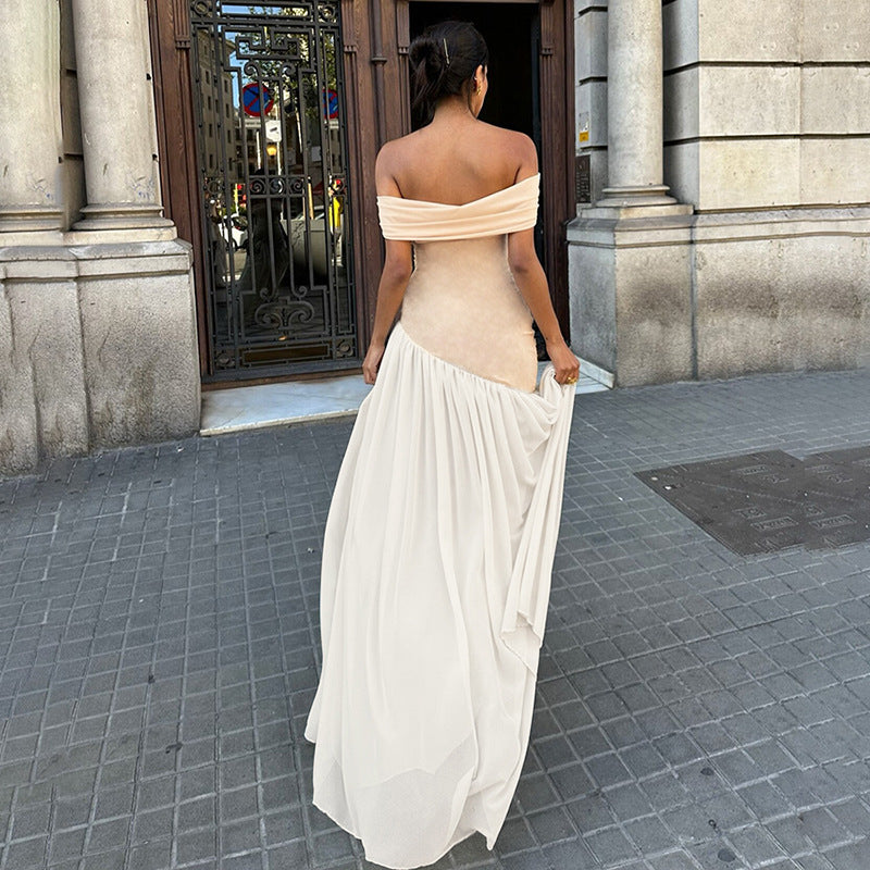 Robe ajustée à épaules dénudées et contraste de couleurs pour femme