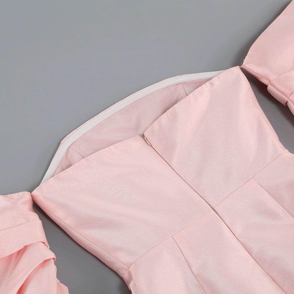 Vestido de noche abullonado de color rosa con cintura adelgazante de estilo francés