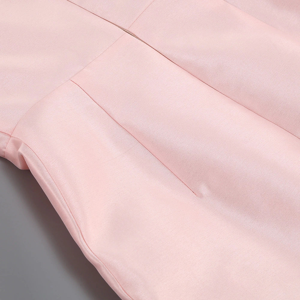 Vestido de noche abullonado de color rosa con cintura adelgazante de estilo francés