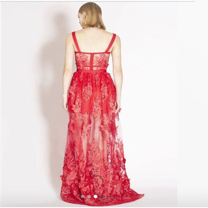 Robe longue en dentelle printemps-été avec broderies en dentelle