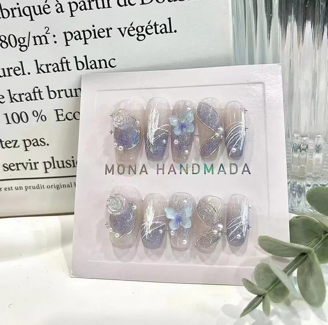 Ongles de mariée purement portés à la main