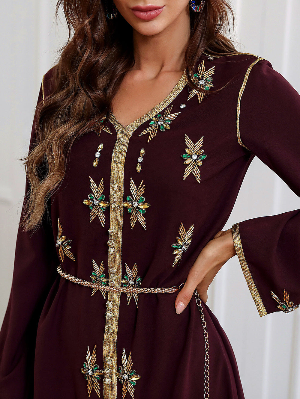 Robe Phnom Penh à col en V et strass pour femme
