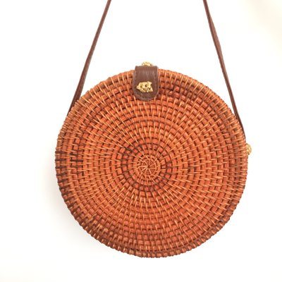 Bolso de hombro tejido de ratán hecho a mano