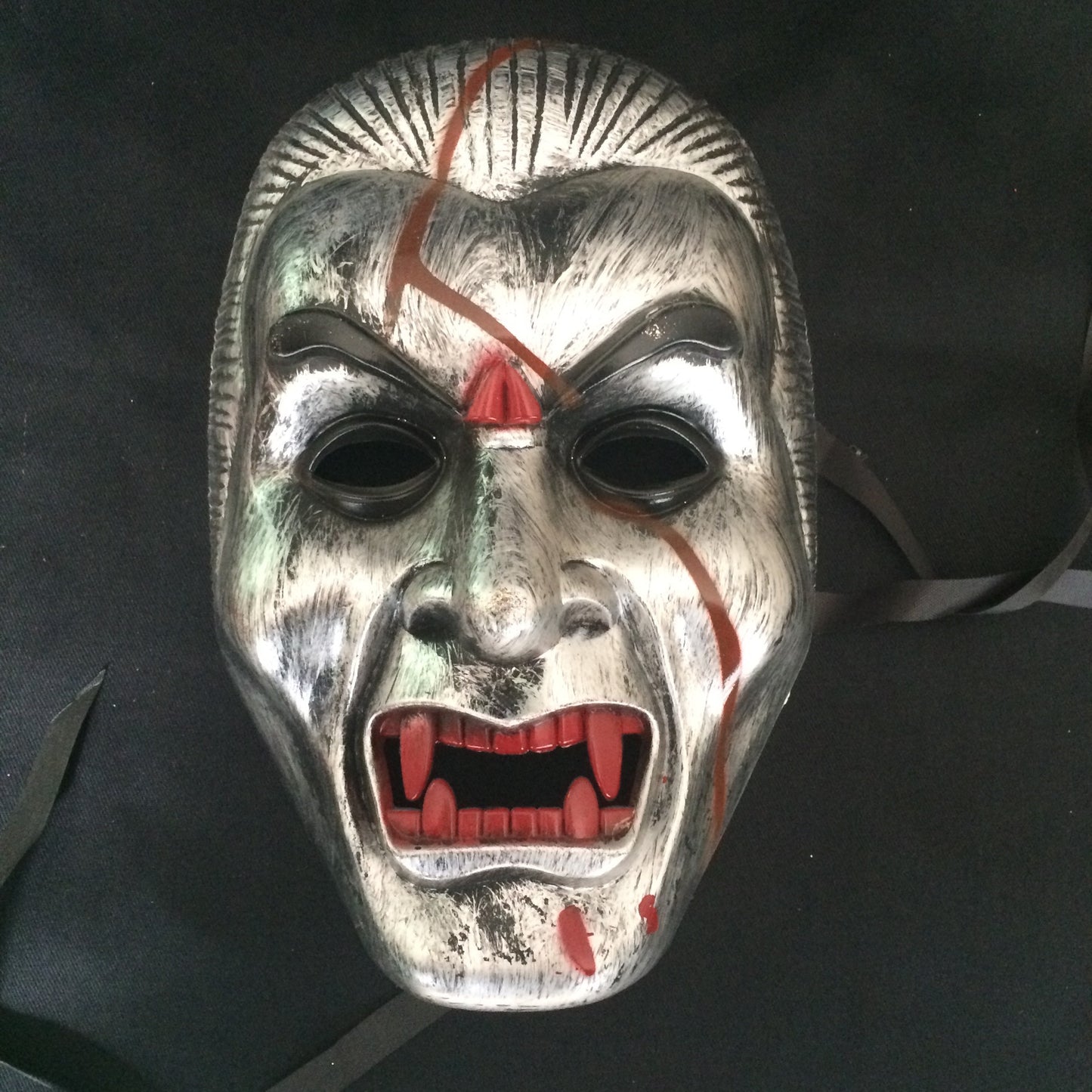 Masque de vampire effrayant pour Halloween