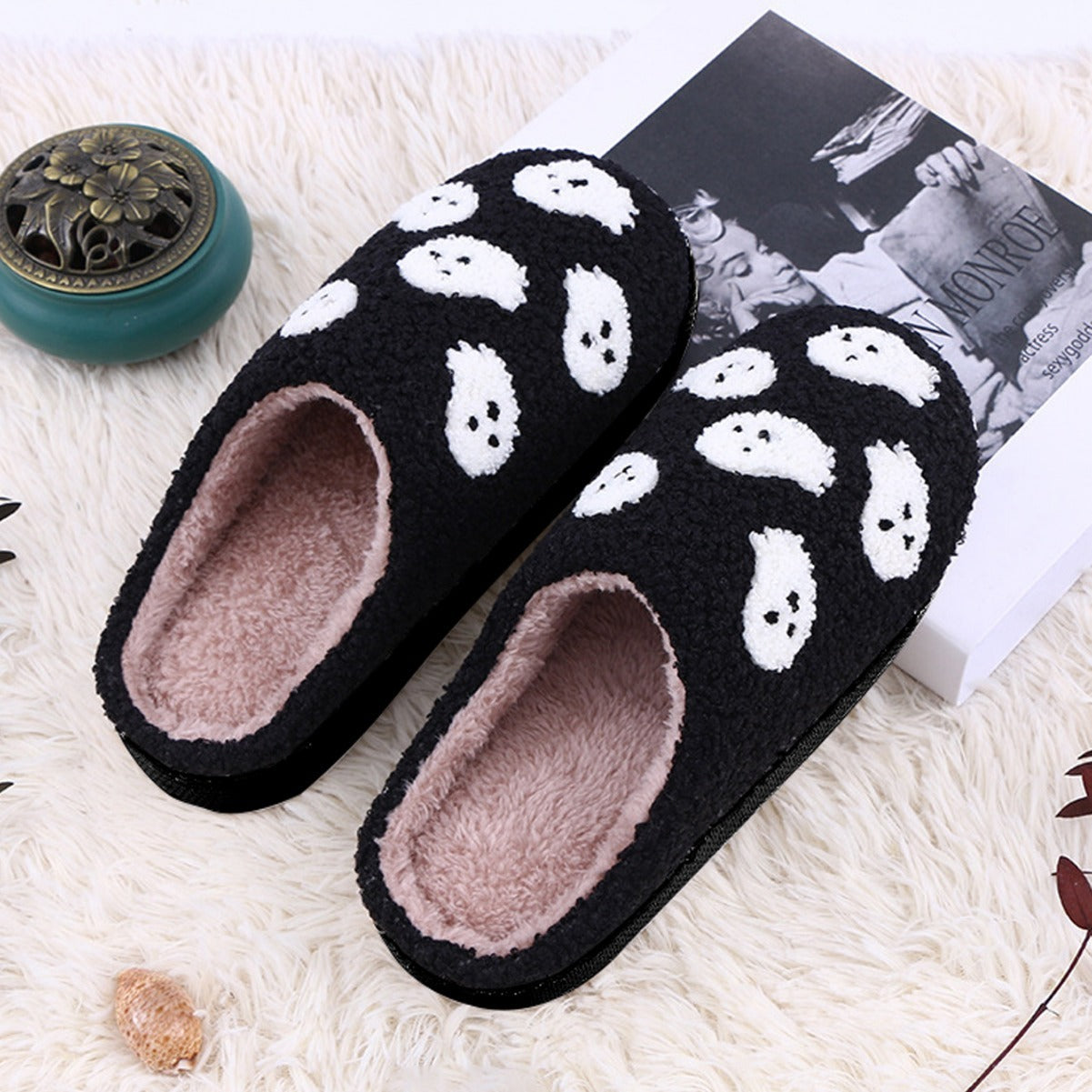 Chaussons en coton avec motif fantôme mignon et dessin animé