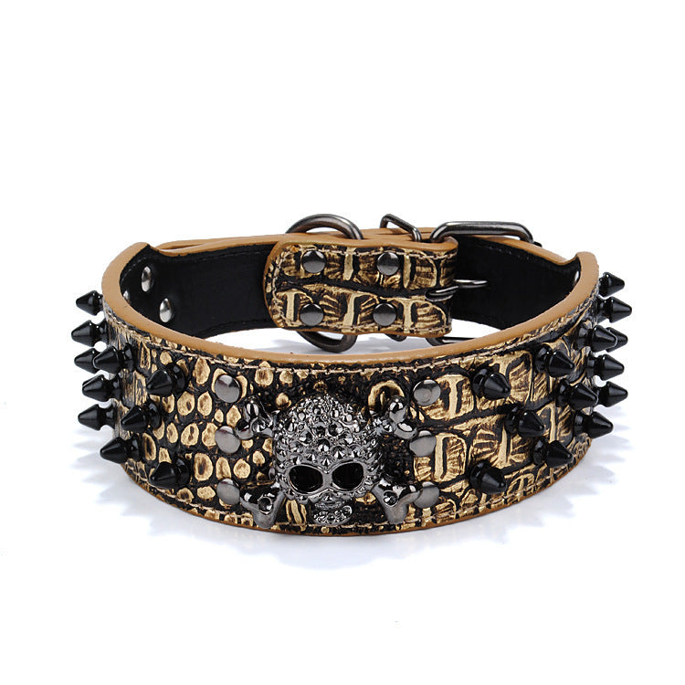 Collar para mascotas con forma de calavera y cabeza redonda con clavos