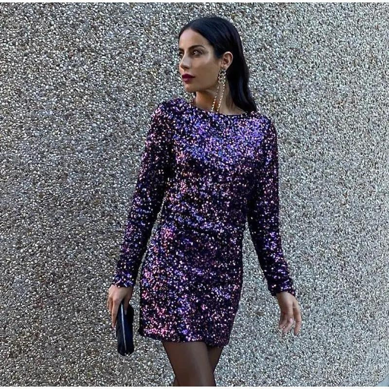 Robe dos nu à paillettes et manches longues à col ras du cou de style rétro français