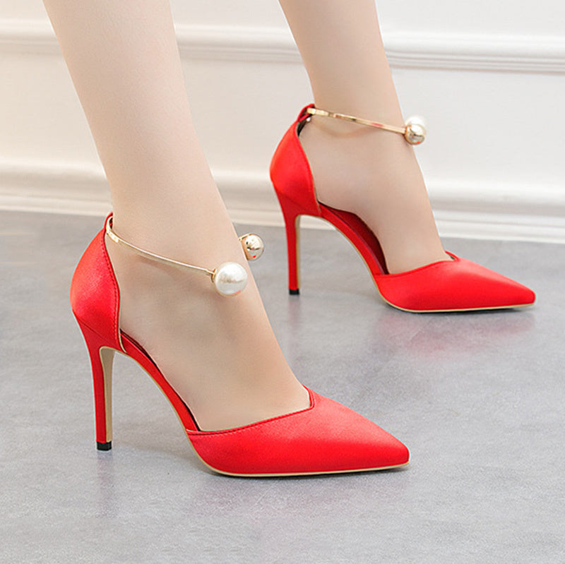 Tacones altos puntiagudos huecos de raso para mujer