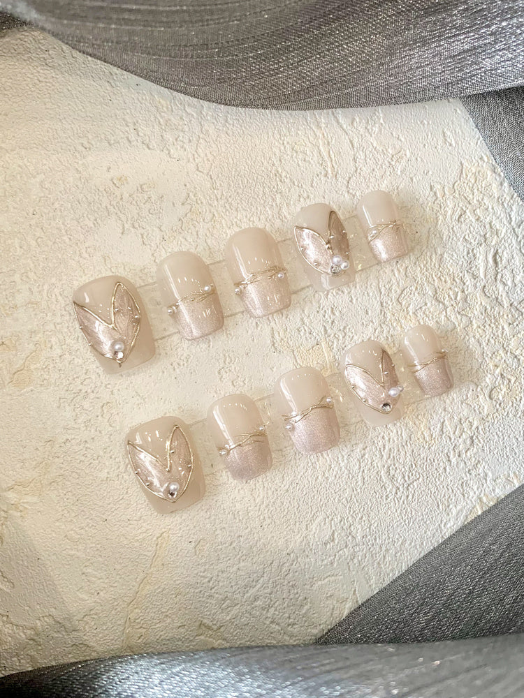 Patch beauté pour ongles en forme de queue de poisson nude tendance