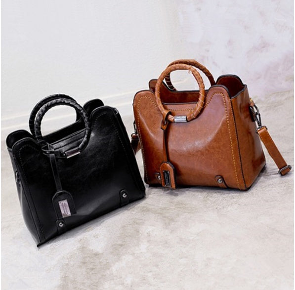 Sac messager simple et tendance en cuir ciré et huilé