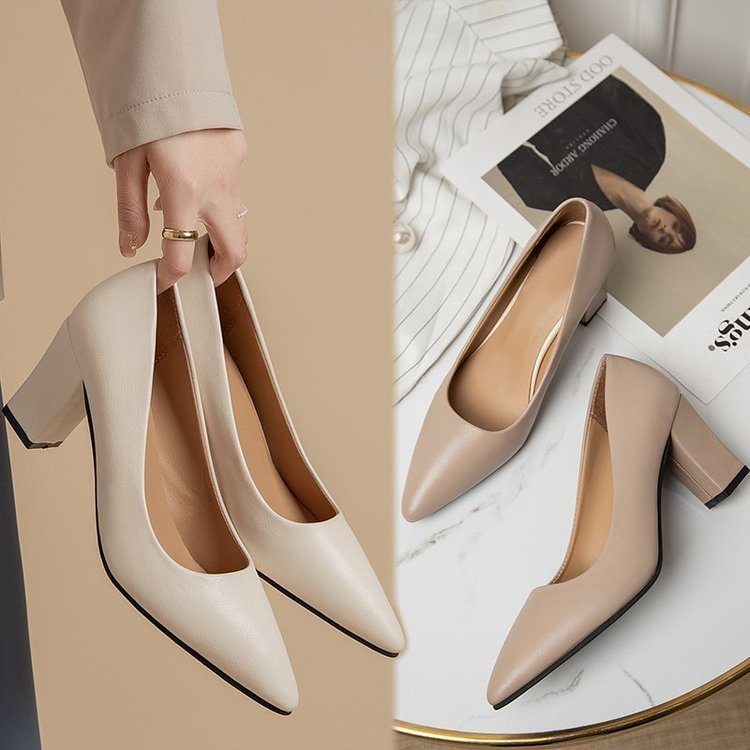 Tacones altos femeninos versátiles de moda
