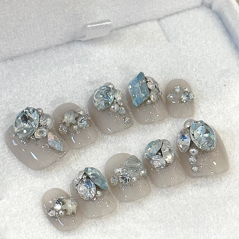 Personnalisation des pointes d'ongles à la main, style cool d'été