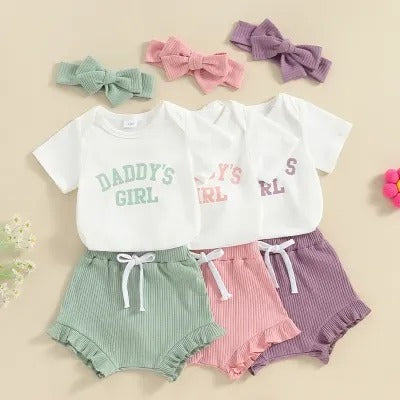 Ensemble trois pièces pour fille avec barboteuse à manches courtes, short et foulard