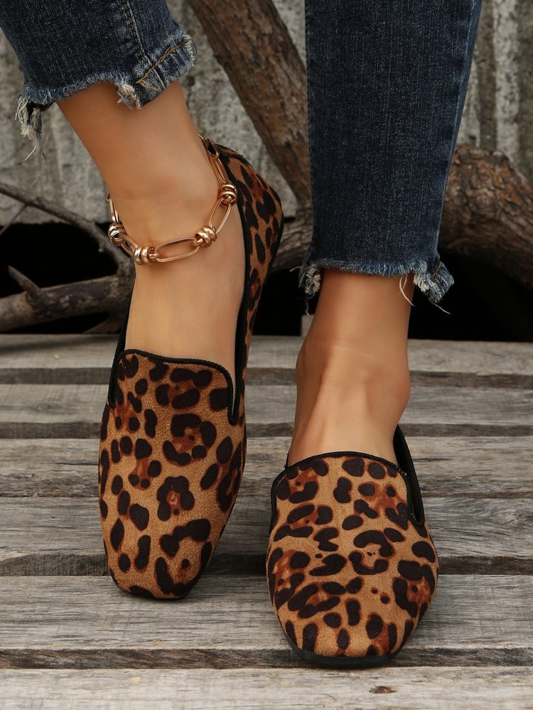 Zapatos de salón con estampado de leopardo elegantes y ligeros para mujer