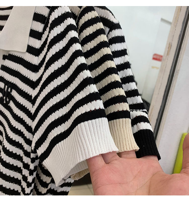 Polo à revers contrastant en soie glacée