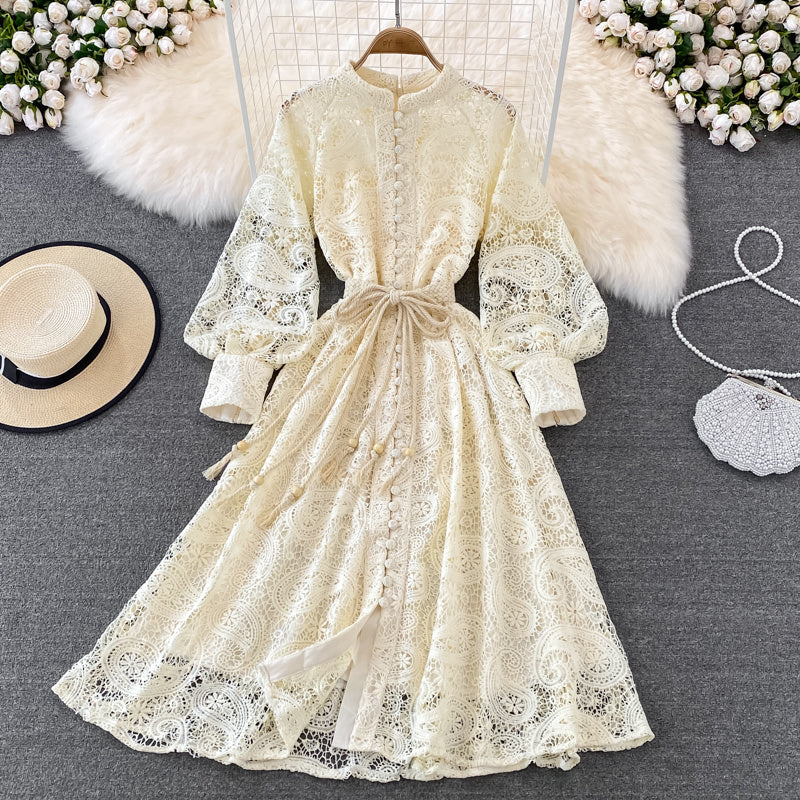 Robe vintage à manches longues et découpes lanternes pour femme