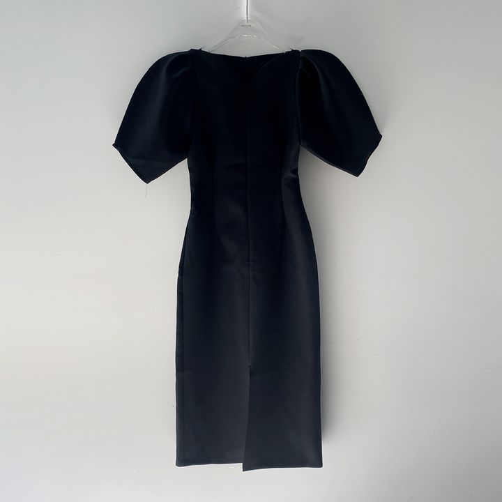 Robe longue style court à col en V et taille plissée