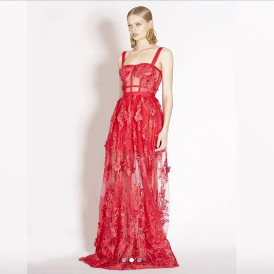 Robe longue en dentelle printemps-été avec broderies en dentelle