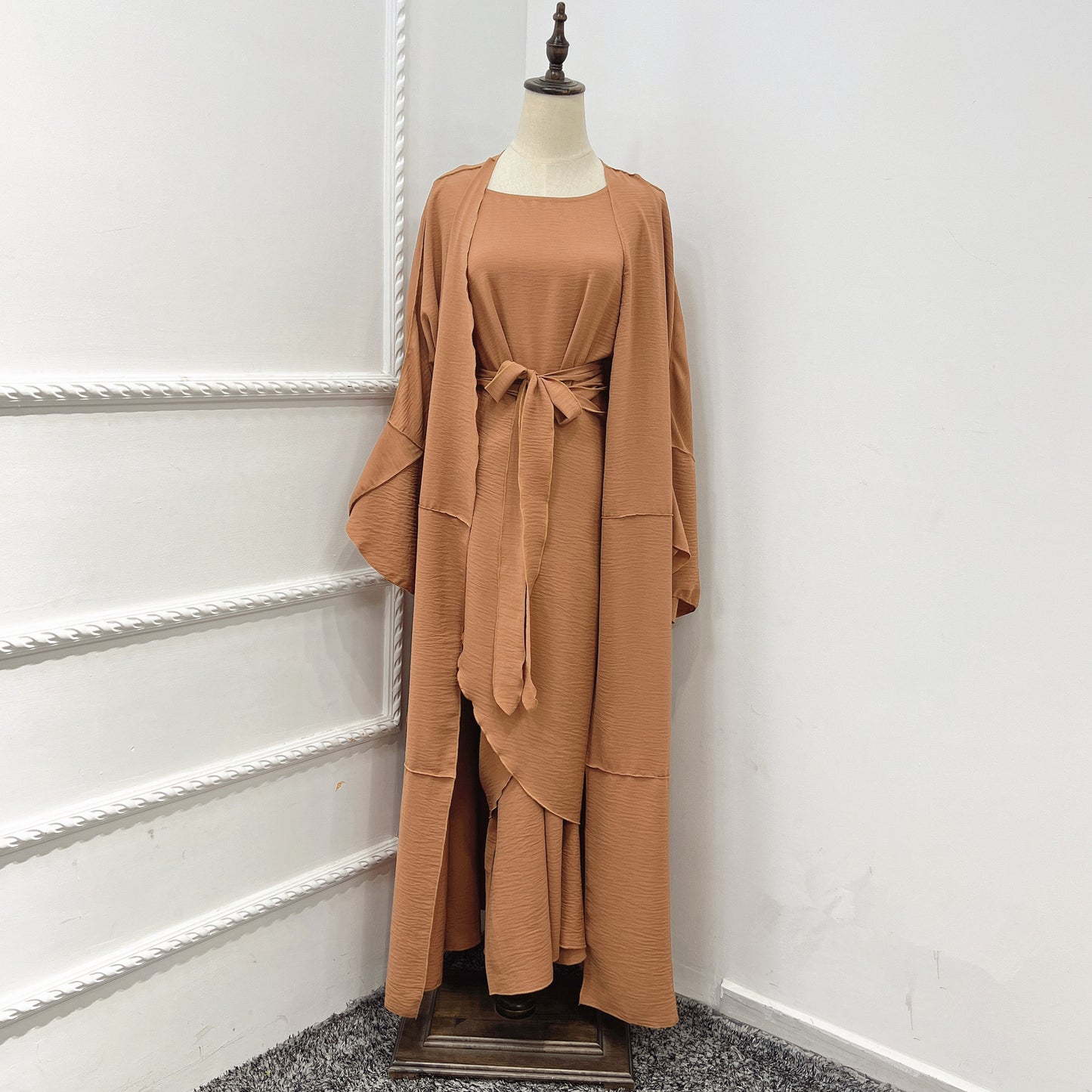 Manteau de garniture Vêtements d'intérieur Robe Jupe Circonférence Costume trois pièces
