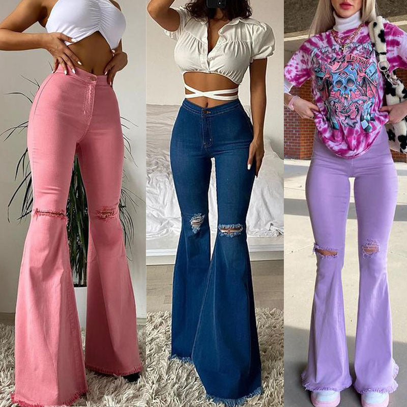 Pantalones de mezclilla elásticos de colores con pantalones acampanados deshilachados y rotos
