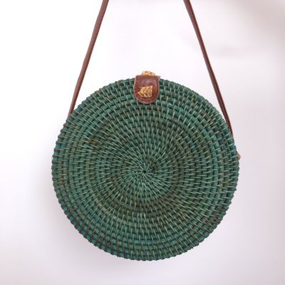 Bolso de hombro tejido de ratán hecho a mano
