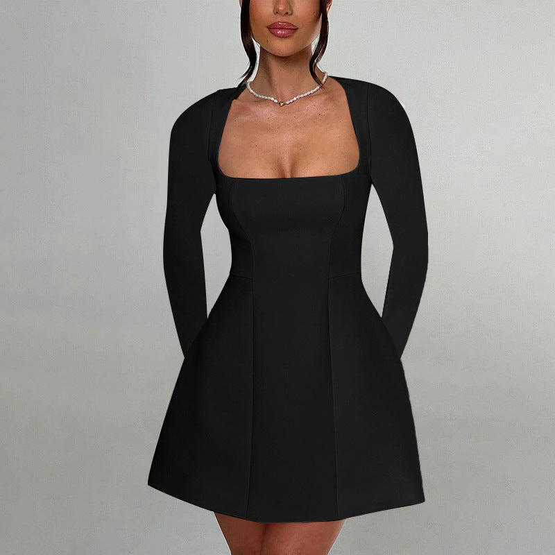 Robe à manches longues et col carré pour femme