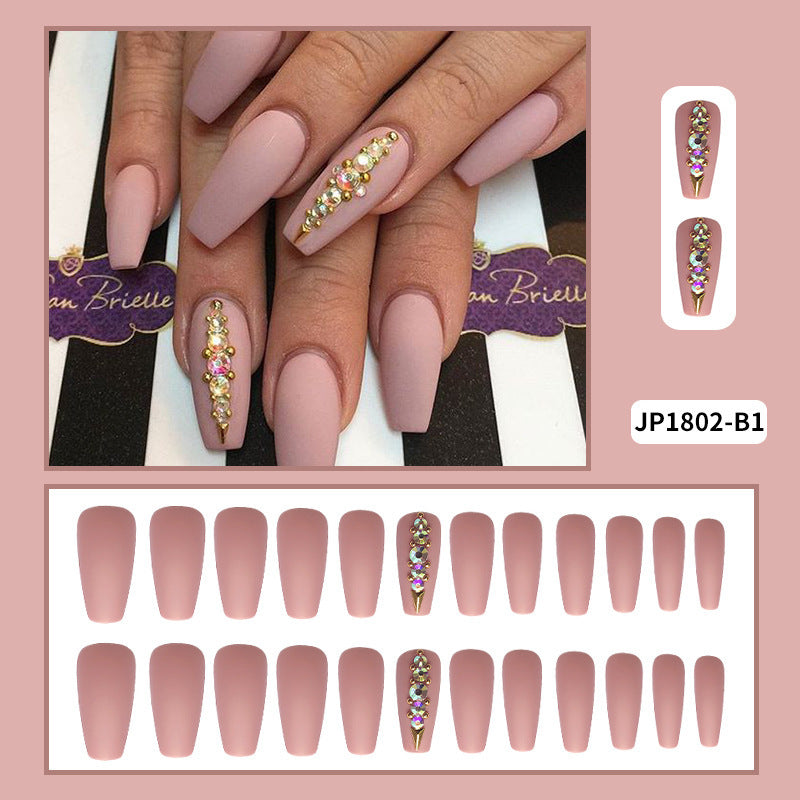 Manicura de uñas Flesh Complexion Diamond terminada de usar