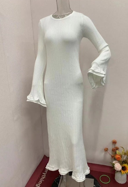 Robe unie à col rond et manches longues, coupe ajustée, avec lisière filiforme
