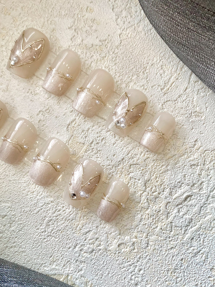 Patch beauté pour ongles en forme de queue de poisson nude tendance