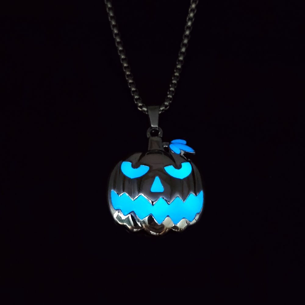 Collier pendentif citrouille lumineux avec accessoires pour le festival des fantômes d'Halloween